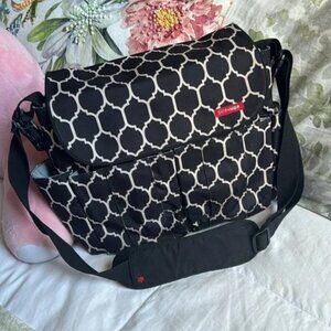 🍼 Skip Hop Messenger Diaper Bag – Black & White – Built-in Wipes Wallet!